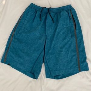 Lululemon Pace Breaker 9” w/ liner shorts size M